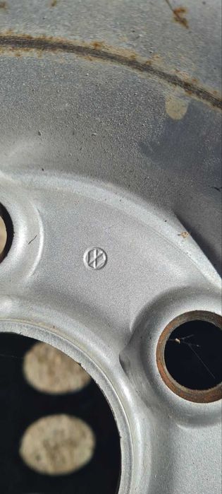 Железни Джанти 16 за VW T5 T6 с капаци