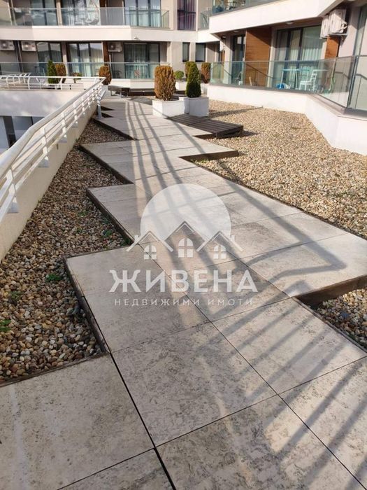 Продава обзаведен 2-стаен апартамент, кв. Бриз