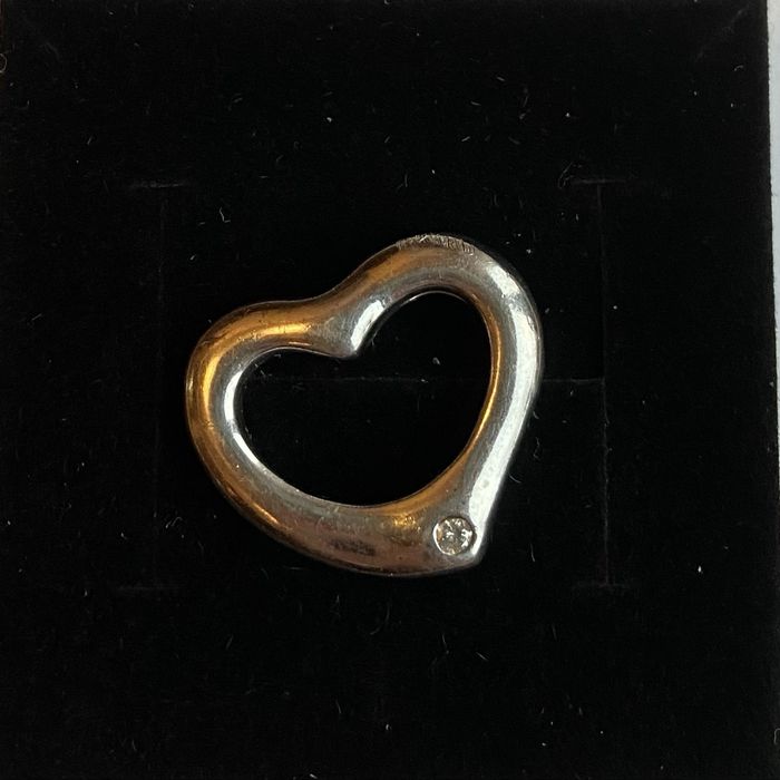 Pandantiv din argint in forma de inima cu diamant