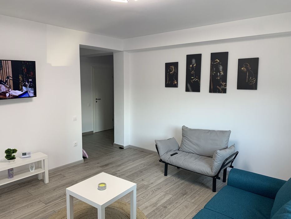 Proprietar inchiriez apartament 3 camere +loc parcare sanpetru brasov