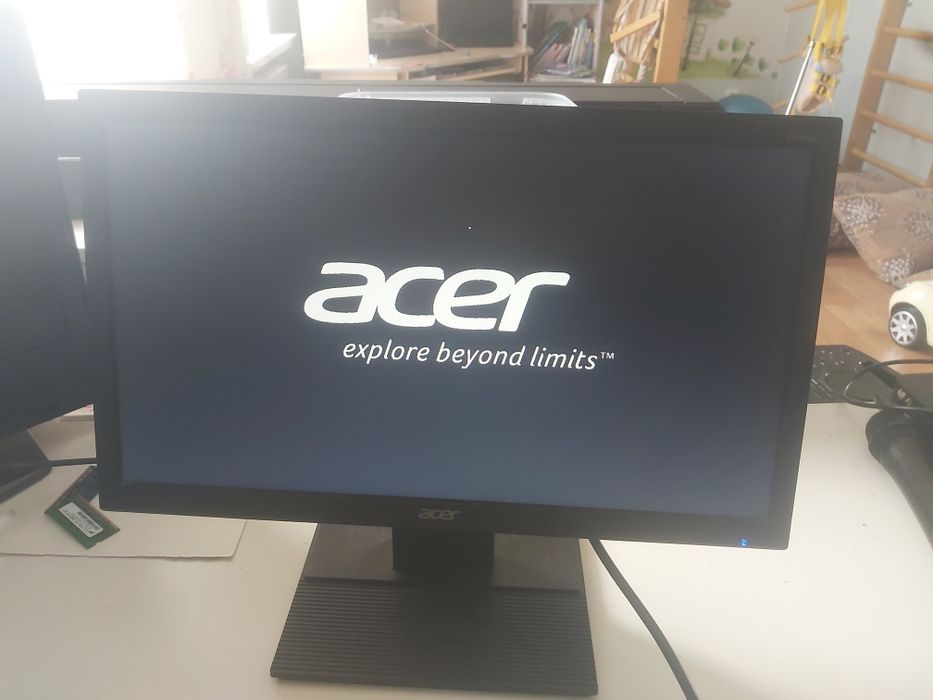 Продаю монитор aser