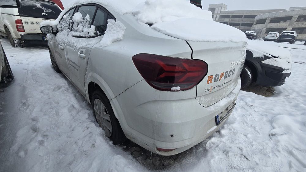 Dacia logan avariat lovit