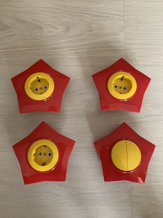 Vand set cu 3 prize si 1 intrerupator .