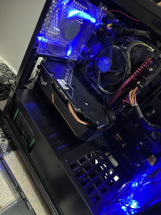 Vand pc gaming 2200 de lei