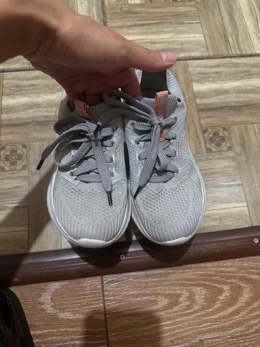 Кроссовки для девочки