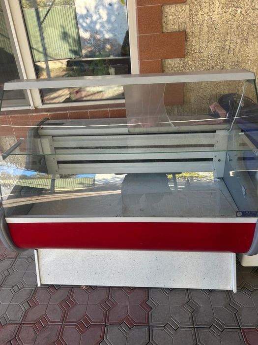 Холодильник для магазина