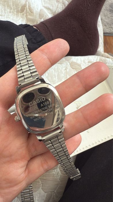 Срочно продам парные часы