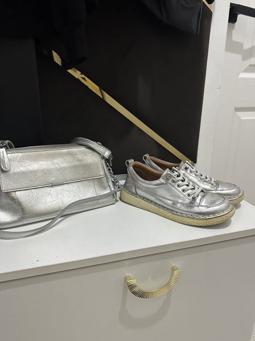 Сумка и кеды серебристые