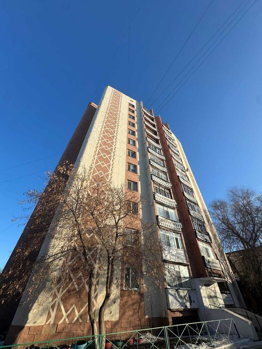 Продам квартиру Абая 135