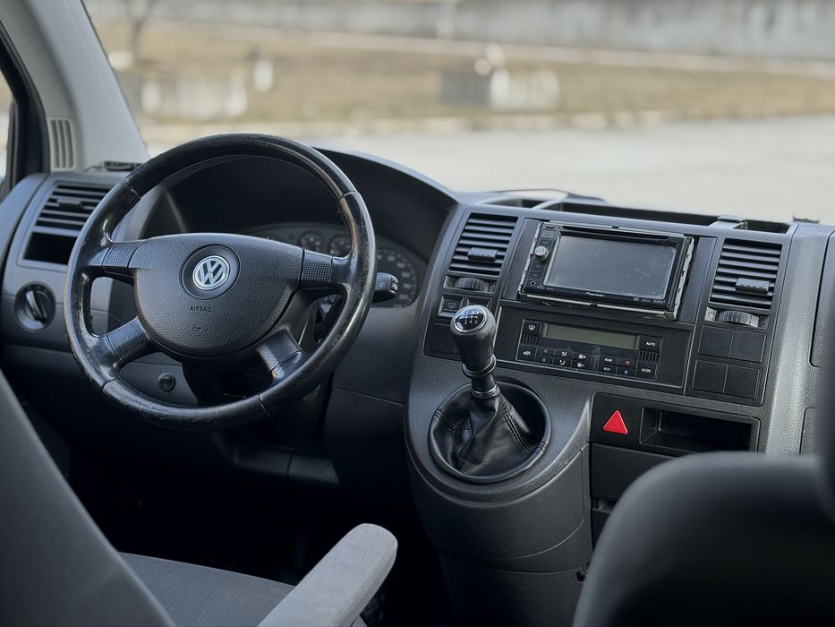 VW Transporter T5 Lung Autoutilitara 2008 - 2.5TDI 131cp