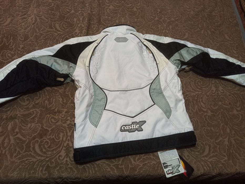 Продаётся женская мото куртка