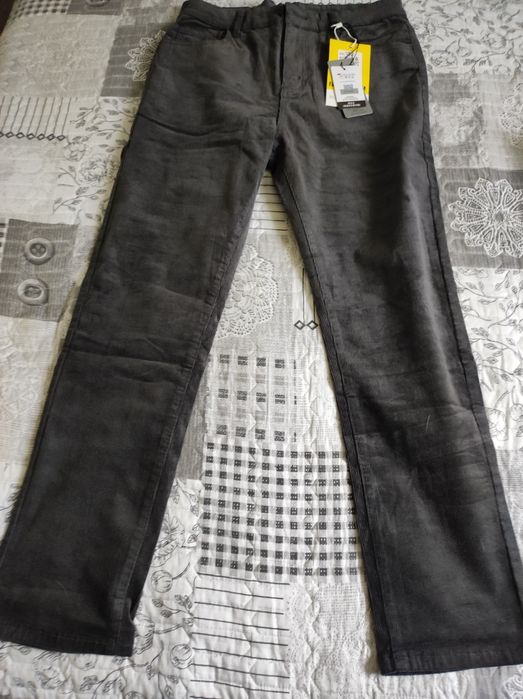 Джинсы вельветовые.