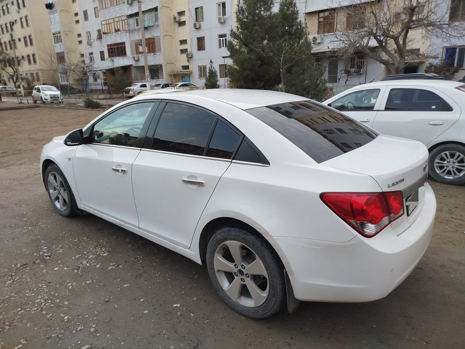 Chevrolet Cruze Sotiladi