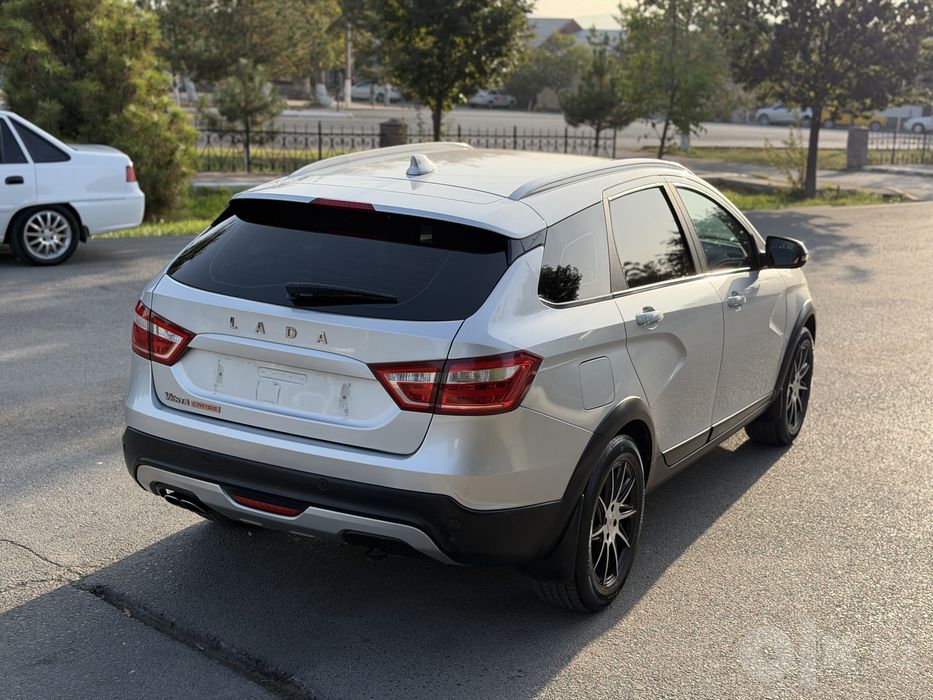 Lada Vesta SW Cross 1.6 механика