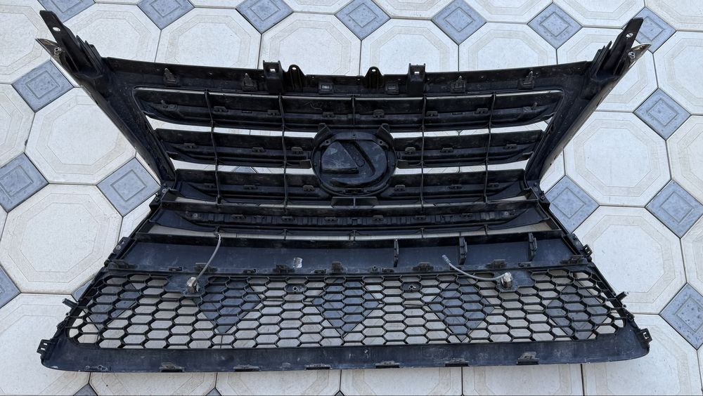 Решетка радиатора Lexus Gx460