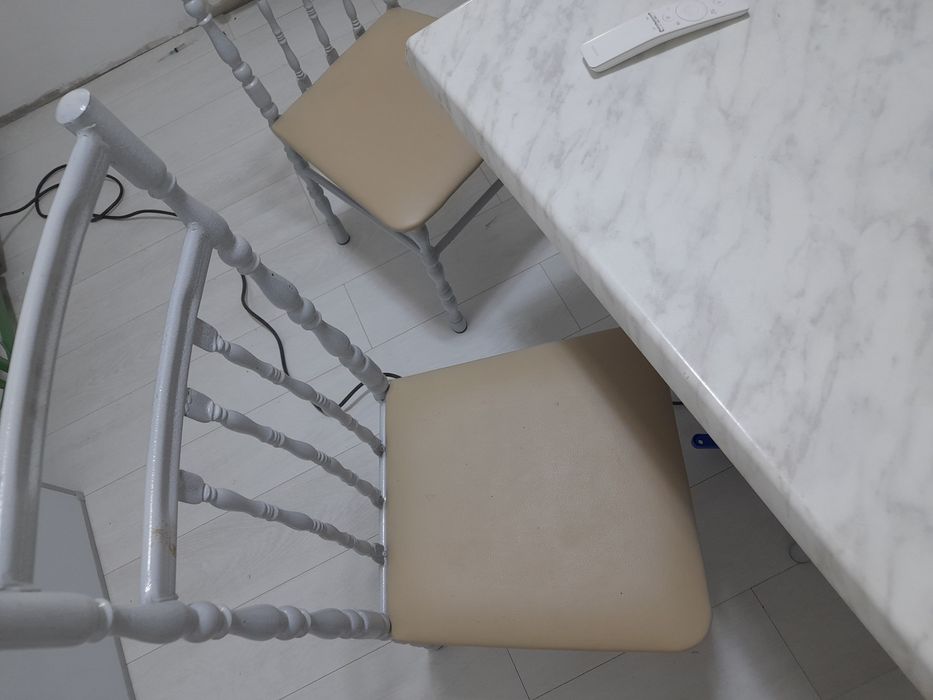 Стол 4 стула белый мрамор