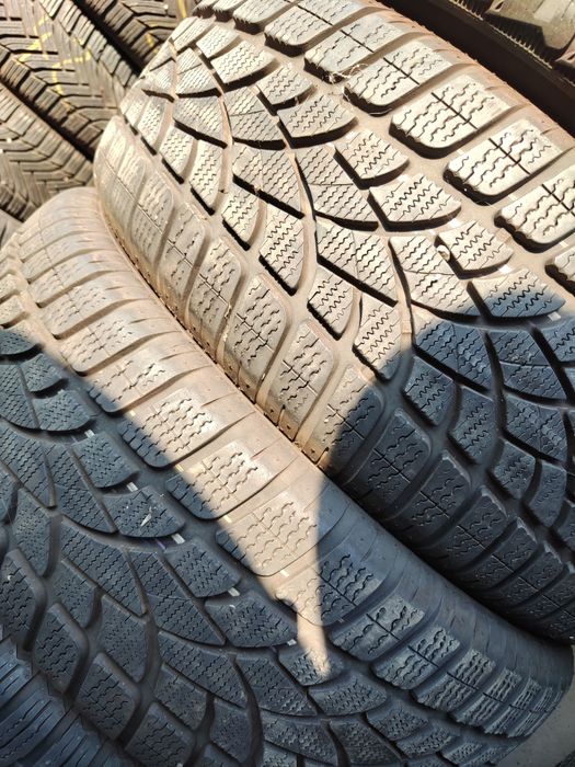 2 бр зимни 235/55/18 Dunlop