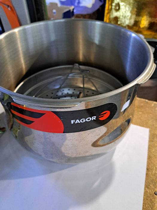 Тенджера под налягане FAGOR 6 л.
