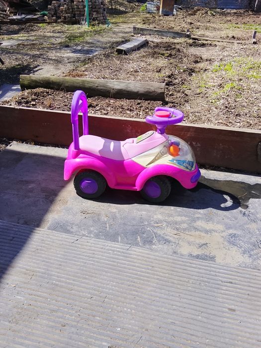 Продам детскую каталку.