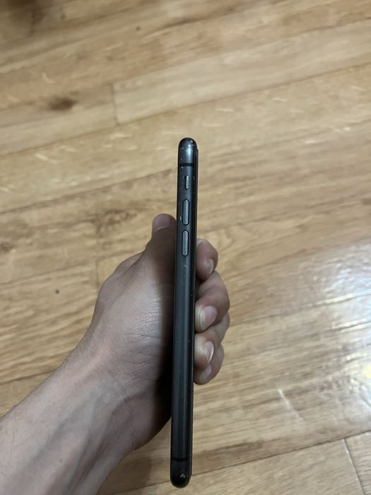 Продам iPhone 11