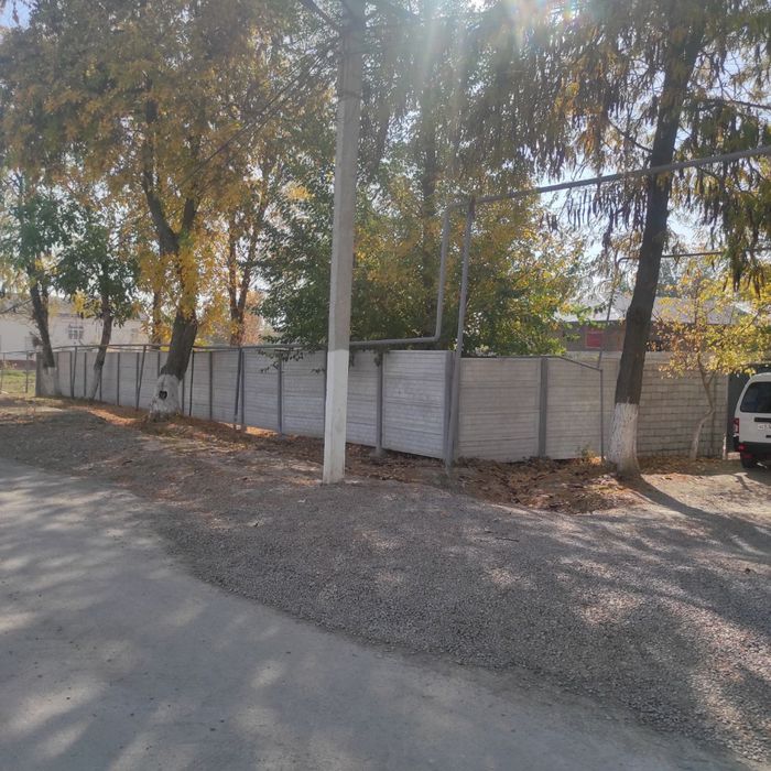 yer sotiladi 3 sotik svet gaz suv intirnet bor dakumenti bor