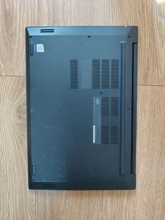 Lenovo Thinkpad E 585/ Ryzen 7/ 16 GB / ssd 512 gb