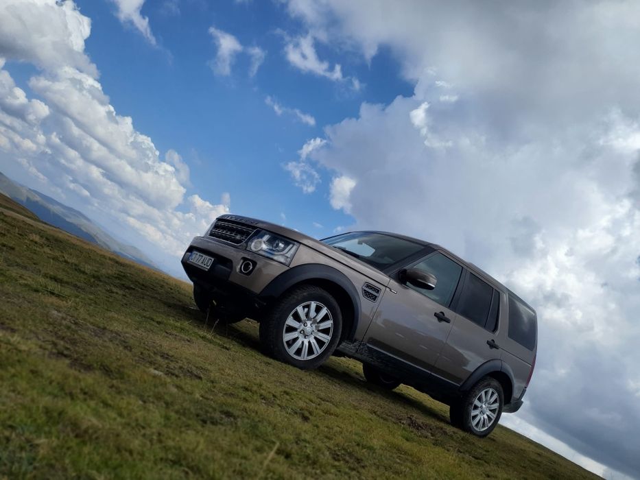 Discovery 4 3.0 TDV6 Automat 4x4 2016 – Piele crem, Navi, Cameră