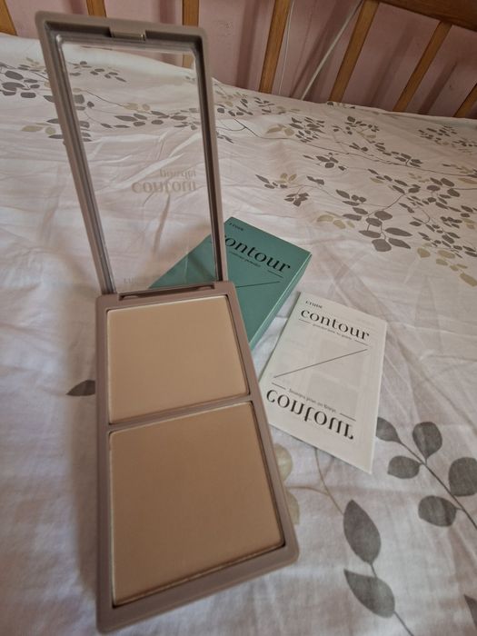 Koreyskiy Etude House firmasini Kontur pudrasi sotiladi.
