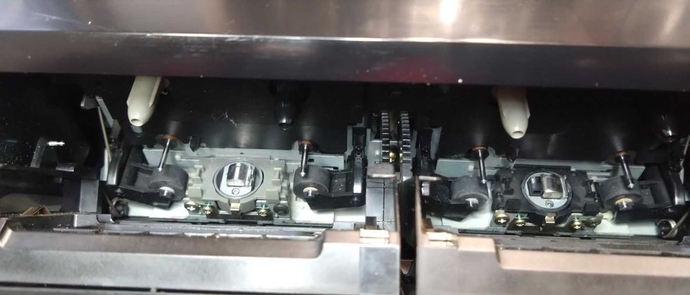 Двукасетъчен реверсивен дек SONY  TC-WR661