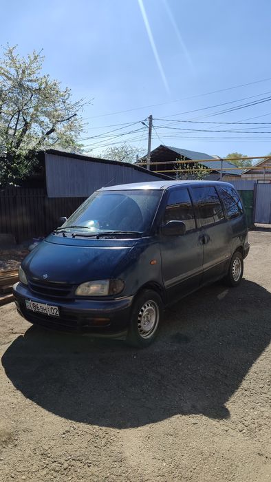 Минивэн Ниссан серена