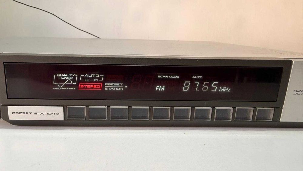 Akai AT-S7 Tuner Hi-Fi Stereo Made in Japan Slim pt Amplificator