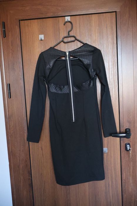 Рокля с дълъг ръкав