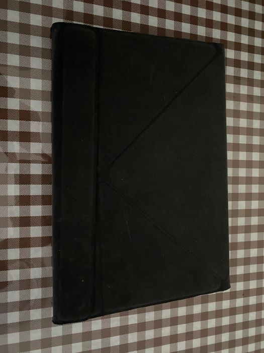 Ноутбук , планшет уневирсал .