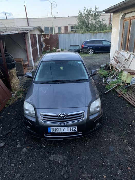 На Части Toyota Avensis Тойота Авенсис 1.8 vvt-i АВТОМАТ ПЕРФЕКТНА