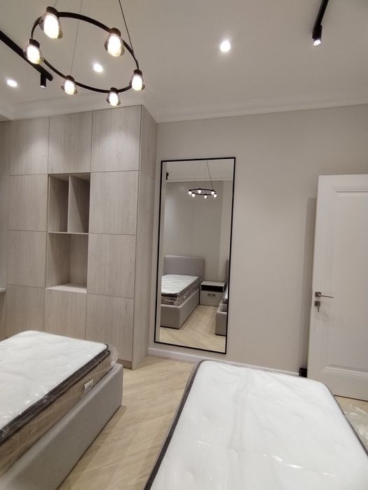 Buyurtma asosida chiroqli oynalar yasab beramiz.