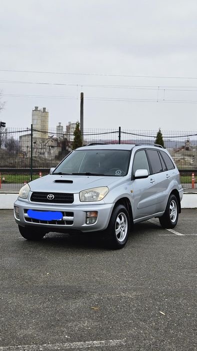 Vând Toyota Rav4