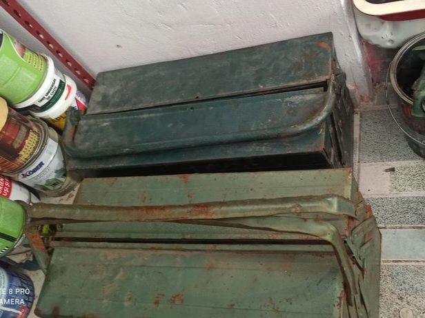 Trusa din metal pt scule