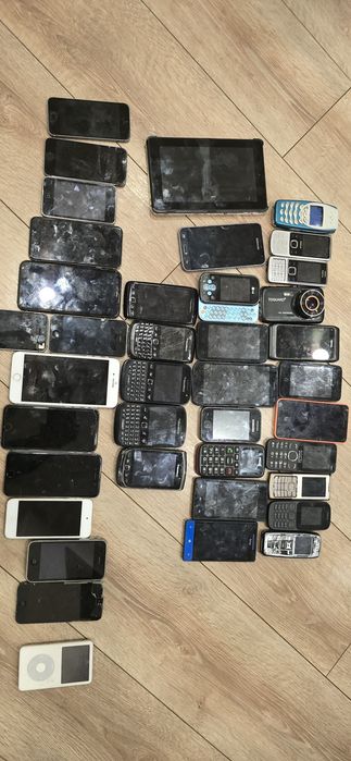 Lot telefoane tableta ..