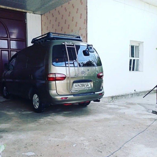 Hyundai Starix gruzavoy qilingan