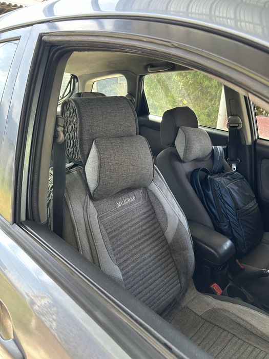 Машина Toyota Matrix