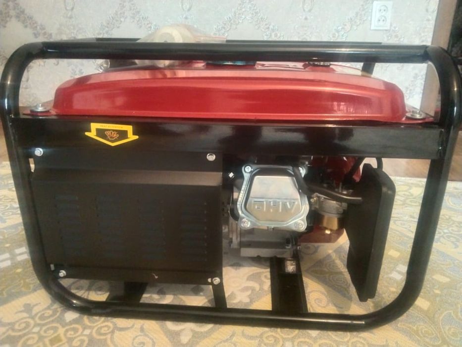 Бензиновый генератор