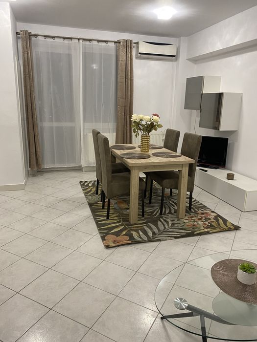 Inchiriez apartament 3 camere