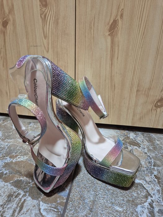 Sandale superbe cu platforma marimea 36