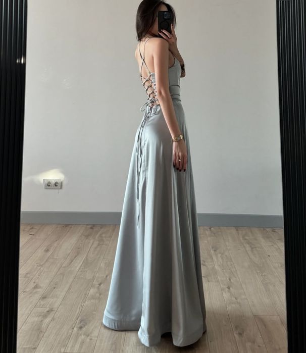 Платье обтягивающий