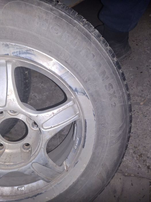 Продам летнюю резину с дисками