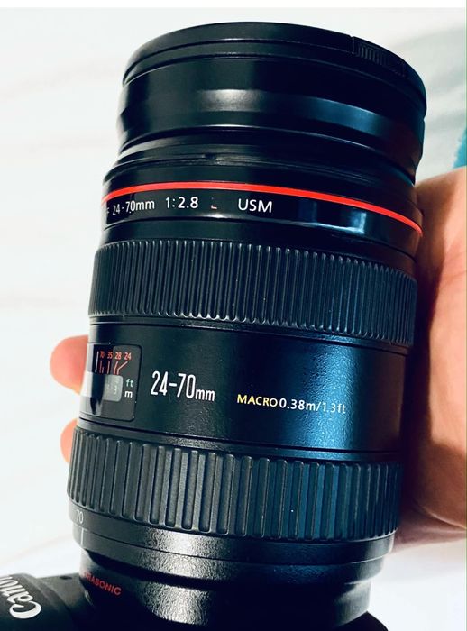 Obiectiv Canon 24-70 mm  MACRO 0,38m/1,3ft