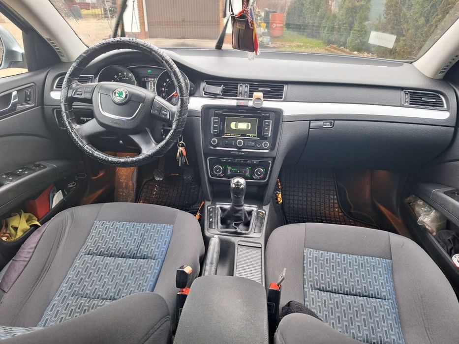 SKODA Superb 2011 — imagine 3