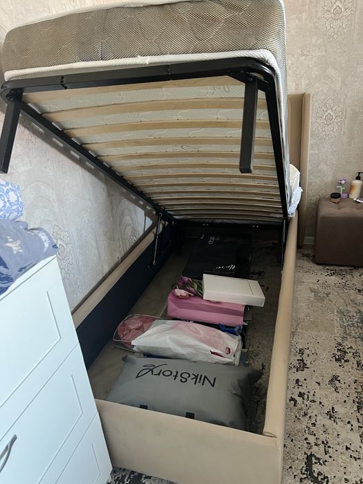 Продам кровать 200*100 Новая