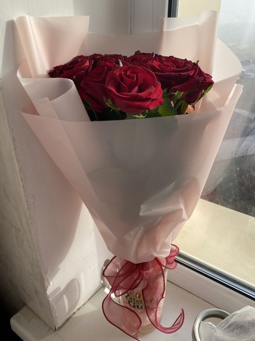 Букет роз продам новый