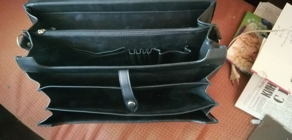 мъжка бизнес чанта